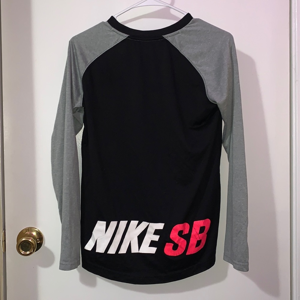 NIKE: SB DRI-FIT Long Sleeve Black & Grey Tee XL.